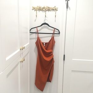 Sexy dress above the knees with shoulder straps